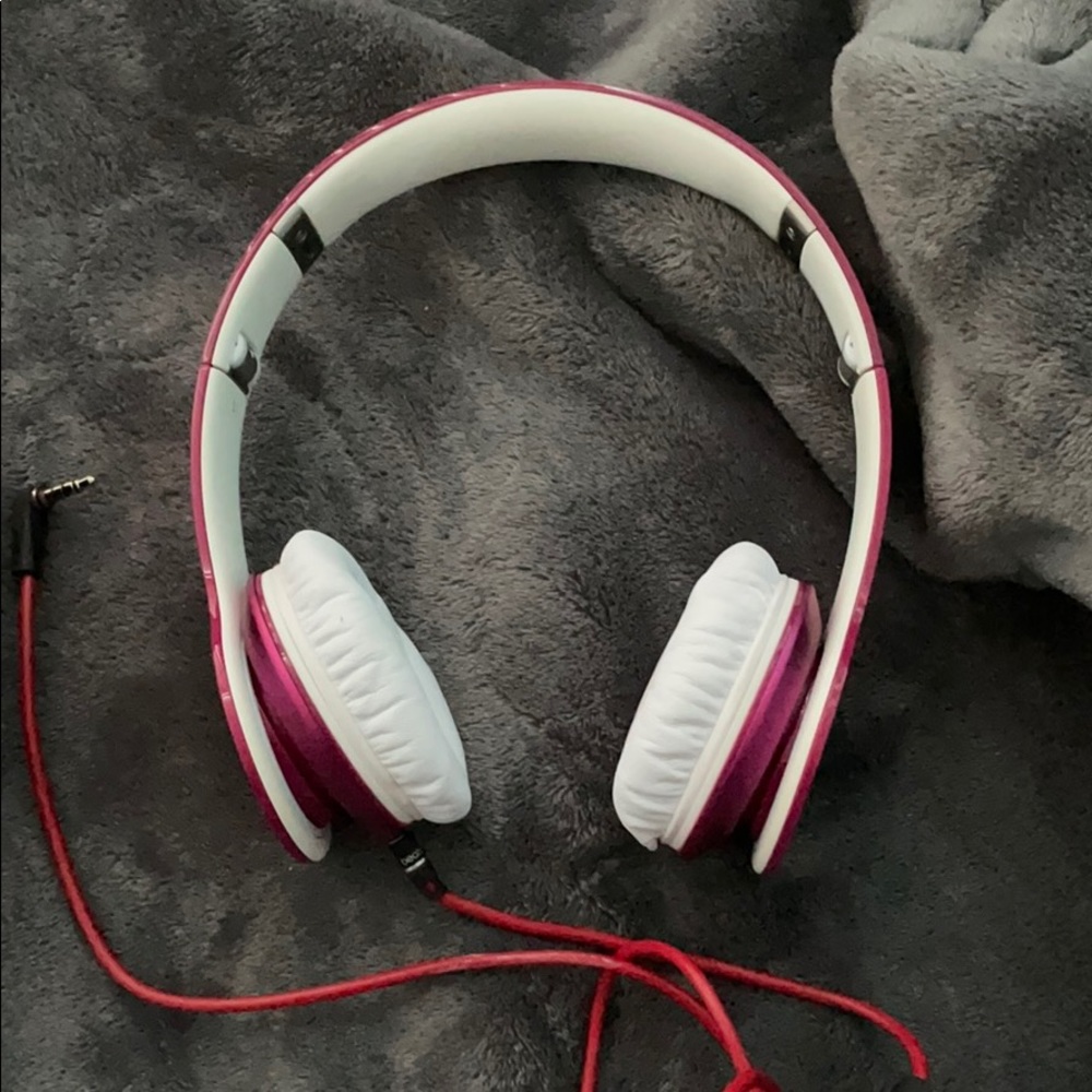 pink beats by dr. dre solo HD